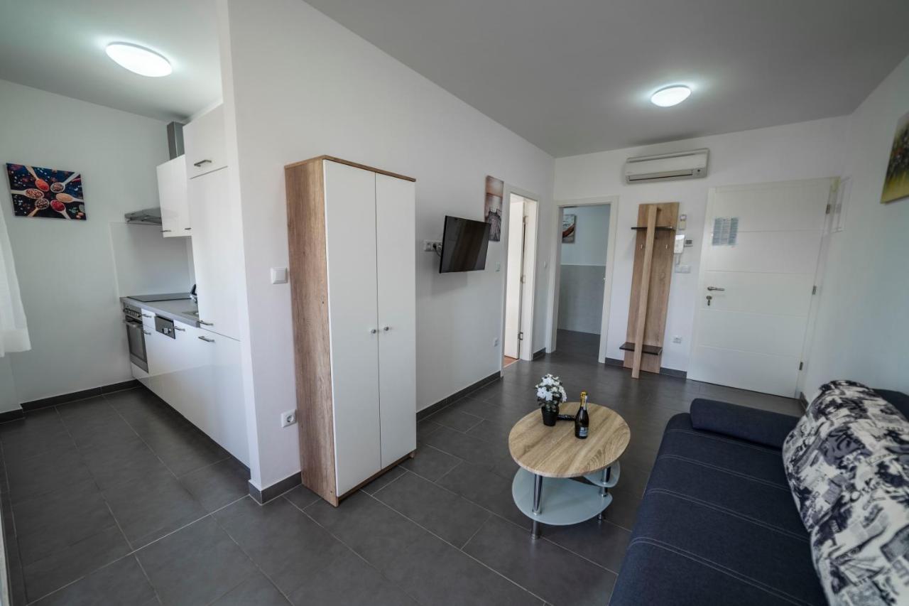 Apartments Adriana Pula Extérieur photo